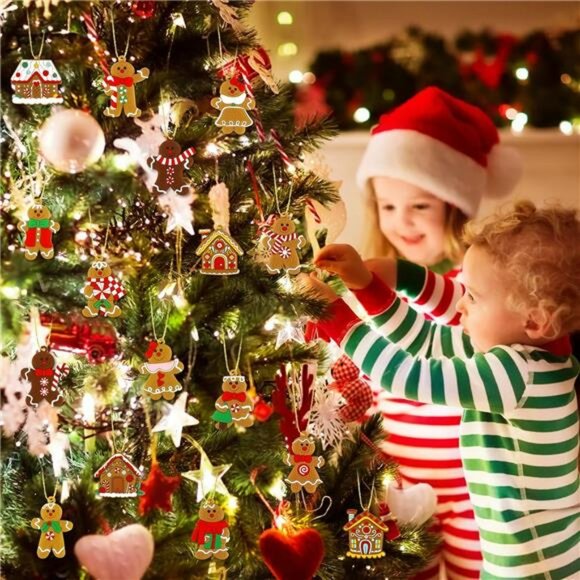 Gingerbread man ornaments set with gingerbread house Christmas tree decorations - Picture 3 of 7